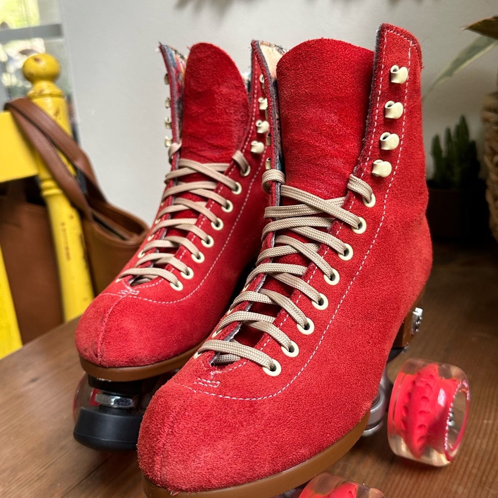 Moxi Lolly “Poppy” Red Suede Roller Skates - Picture 9 of 9